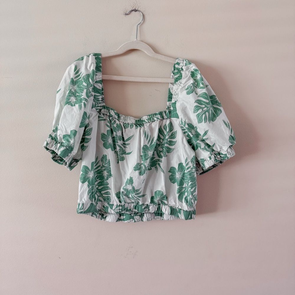 American eagle puff sleeve crop top